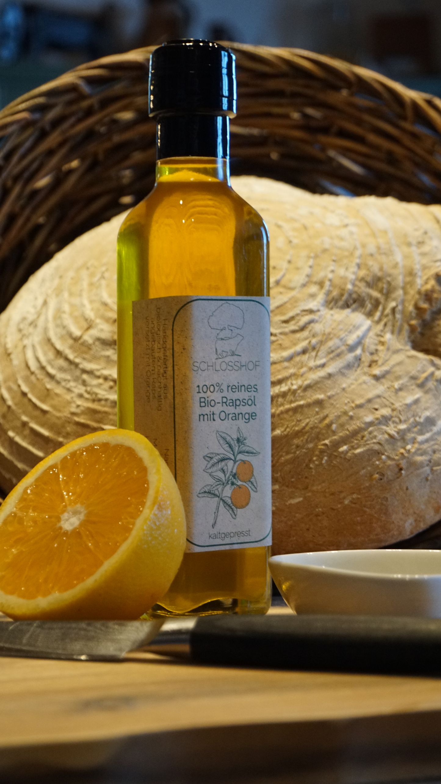 Reines Bio-Rapsöl verfeinert mit Orange. Handgefertigt, nachhaltig, vegan, biologisch angebaut. Direkt vom Bauernhof