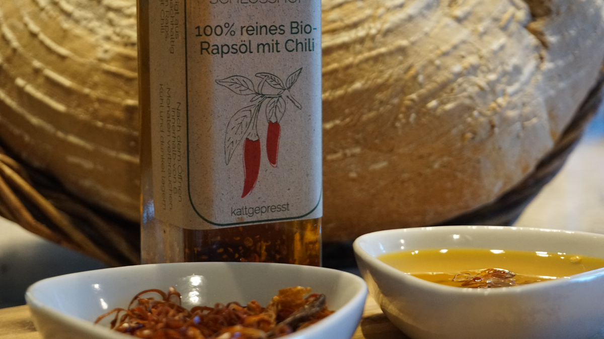 Ja Rapsöl Bio-Rapsöl mit Chili – Schlosshof-Shop